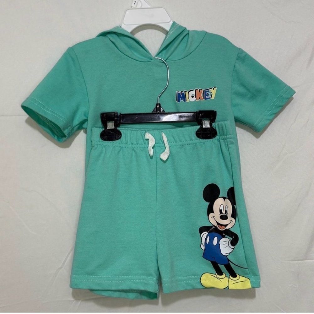 Disney Junior Mickey 2 piece set
Size 3T
